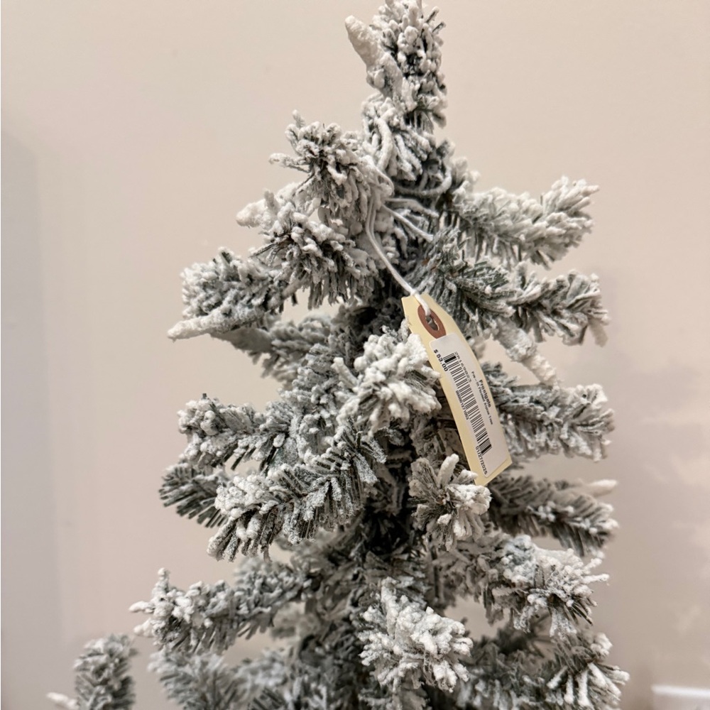 Frontgate Pre-Lit Flocked Alpine Tree - NWT - Picture 9 of 16